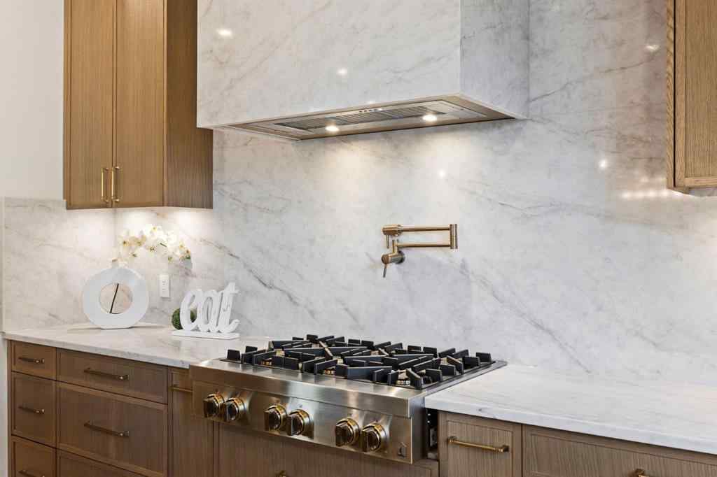 MLS® A2260481 - 620 Varsity Estates Crescent NW in Varsity Calgary, Residential