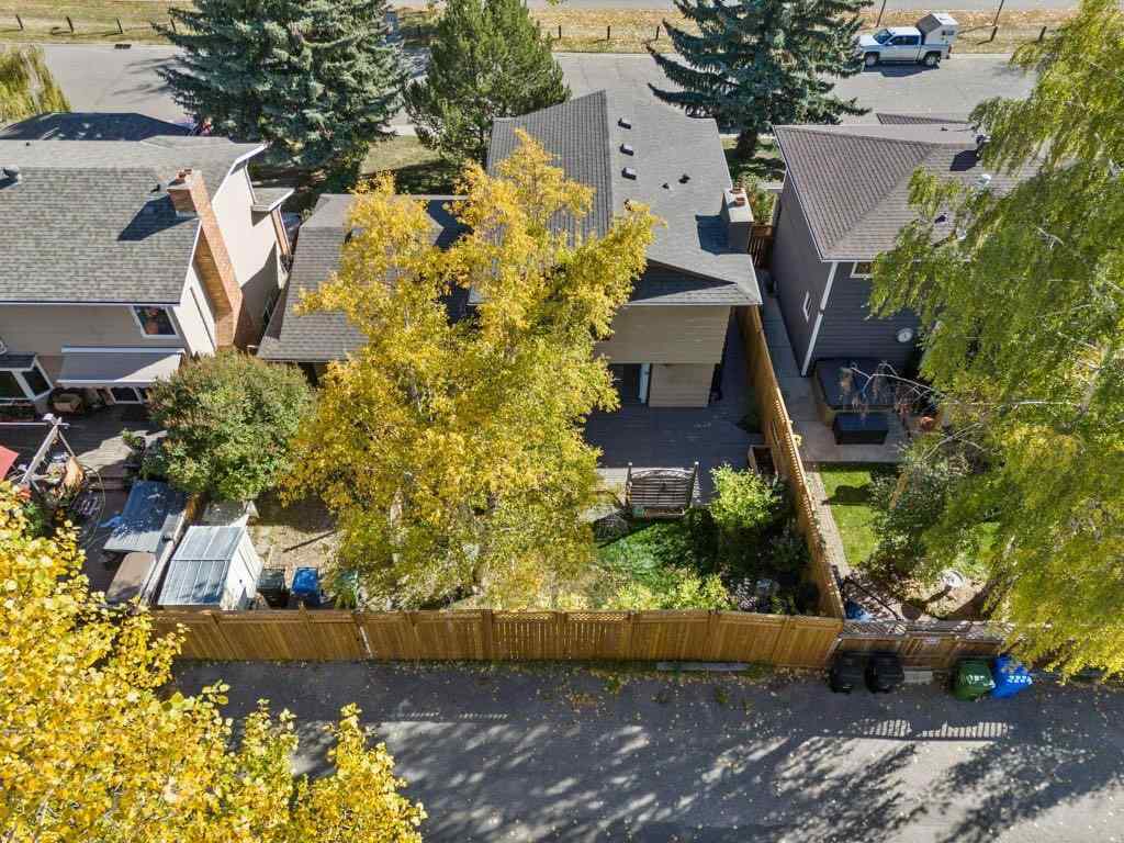 MLS® A2260483 - 47 Woodmont Way SW in Woodbine Calgary, Residential