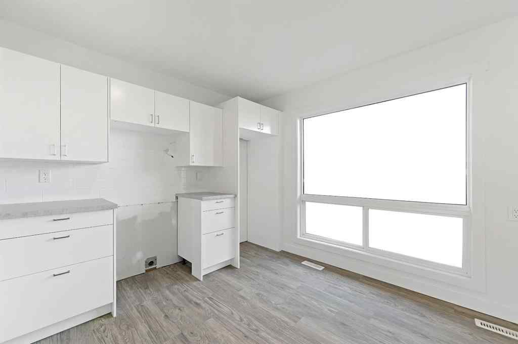 MLS® A2260505 - Unit #4 220 Erin Mount Crescent SE in Erin Woods Calgary, Residential