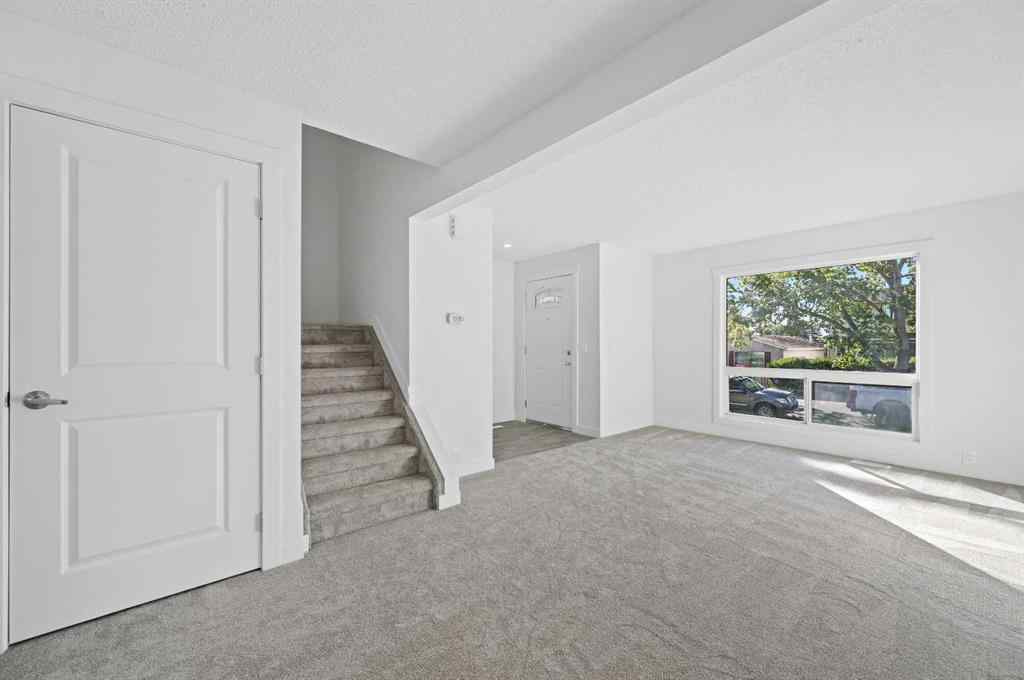 MLS® A2260505 - Unit #4 220 Erin Mount Crescent SE in Erin Woods Calgary, Residential