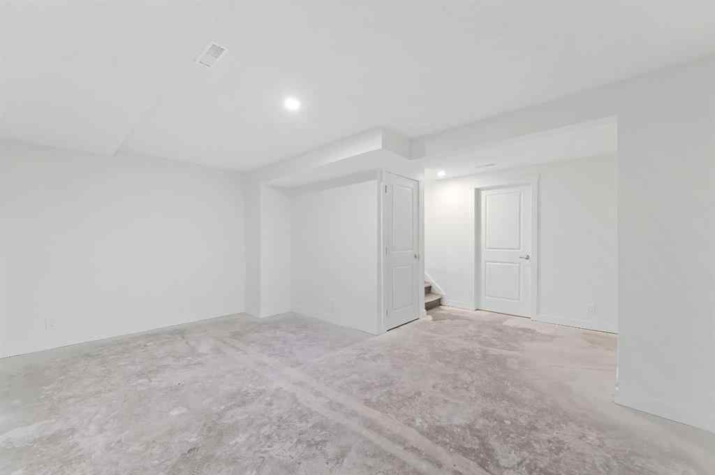 MLS® A2260505 - Unit #4 220 Erin Mount Crescent SE in Erin Woods Calgary, Residential