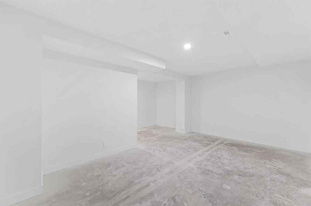 MLS® A2260505 - Unit #4 220 Erin Mount Crescent SE in Erin Woods Calgary, Residential