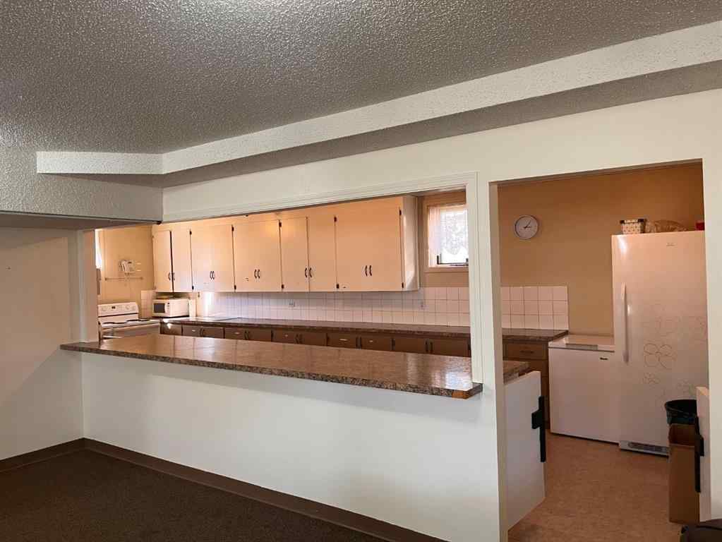 MLS® A2260513 - 401 Main Street  NW in NONE Milk River, Commercial