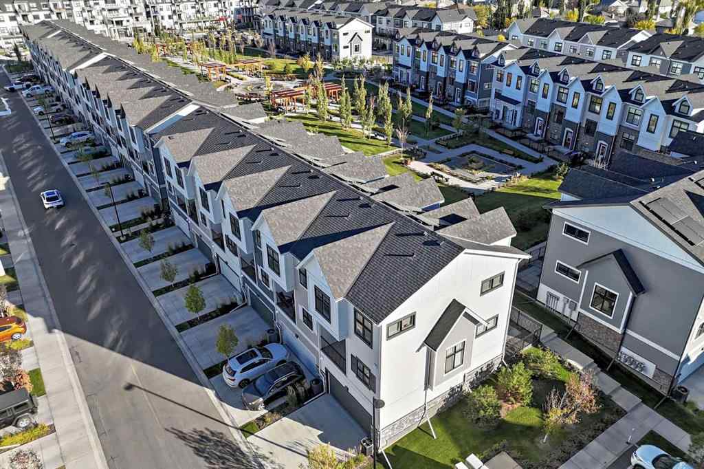 MLS® A2260565 - 158 Les Jardins Park SE in Douglasdale/Glen Calgary, Residential