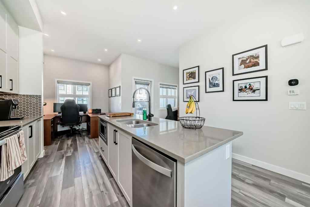 MLS® A2260565 - 158 Les Jardins Park SE in Douglasdale/Glen Calgary, Residential