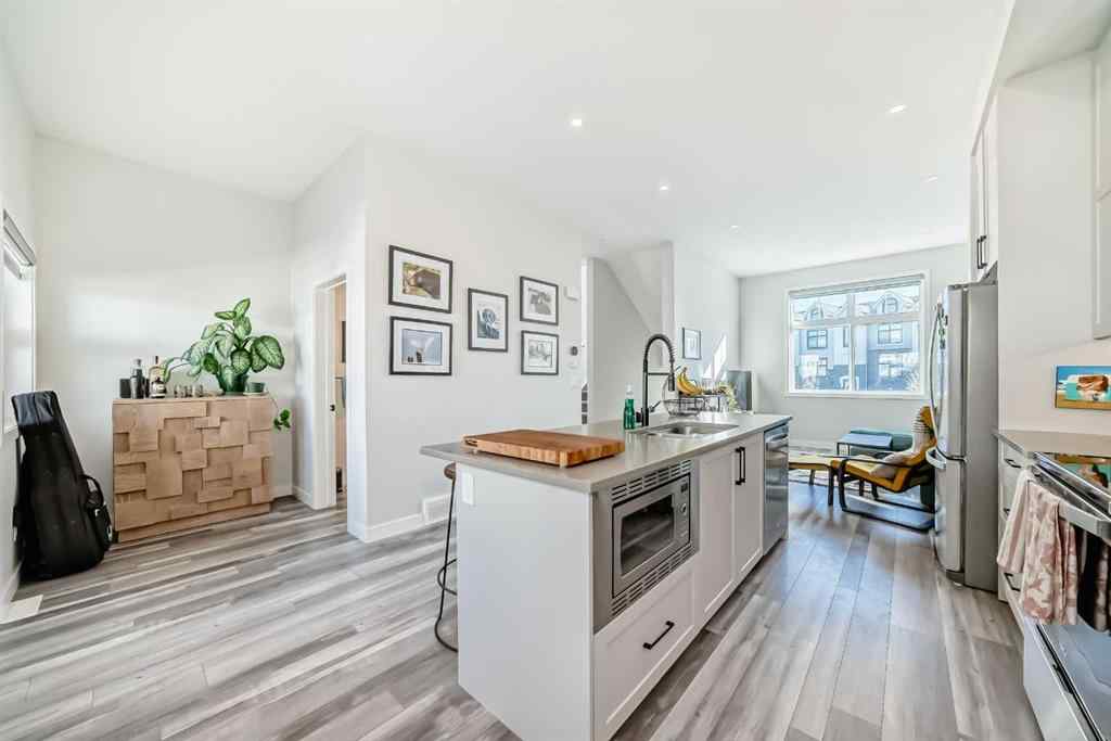 MLS® A2260565 - 158 Les Jardins Park SE in Douglasdale/Glen Calgary, Residential