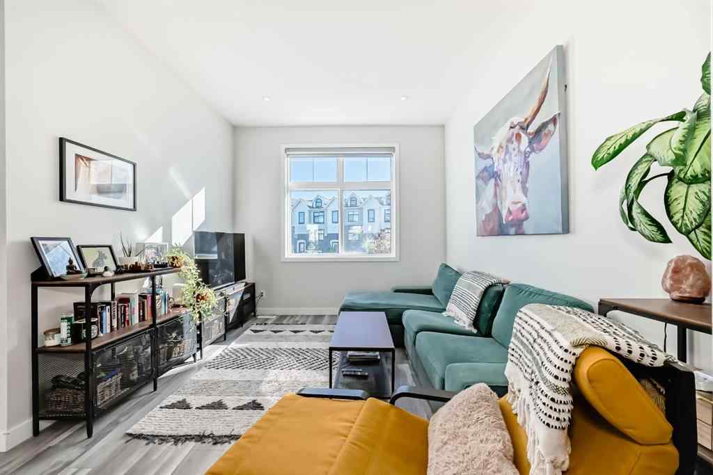 MLS® A2260565 - 158 Les Jardins Park SE in Douglasdale/Glen Calgary, Residential