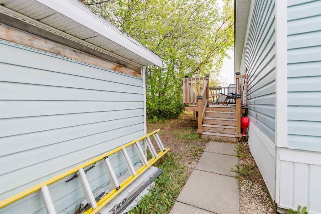 MLS® A2260567 - 9812 99 Street  in NONE Wembley, Residential