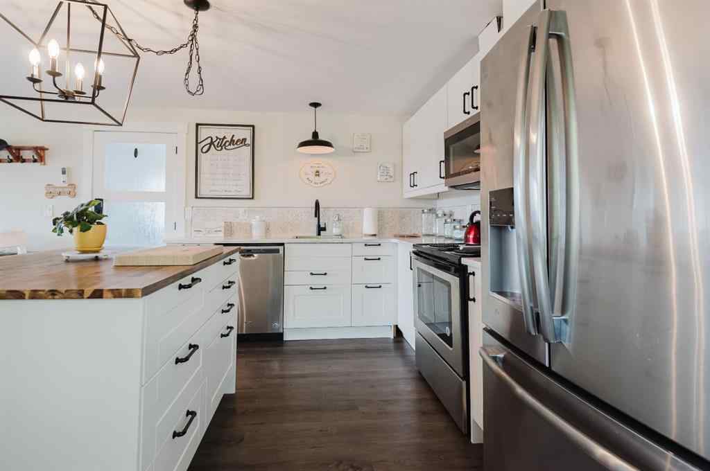 MLS® A2260567 - 9812 99 Street  in NONE Wembley, Residential