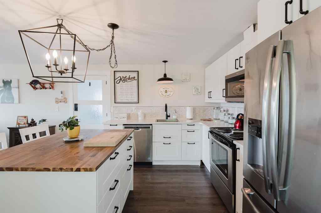 MLS® A2260567 - 9812 99 Street  in NONE Wembley, Residential