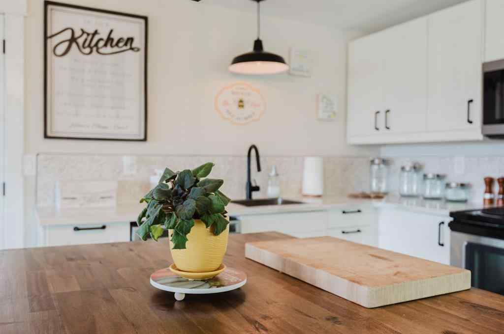 MLS® A2260567 - 9812 99 Street  in NONE Wembley, Residential