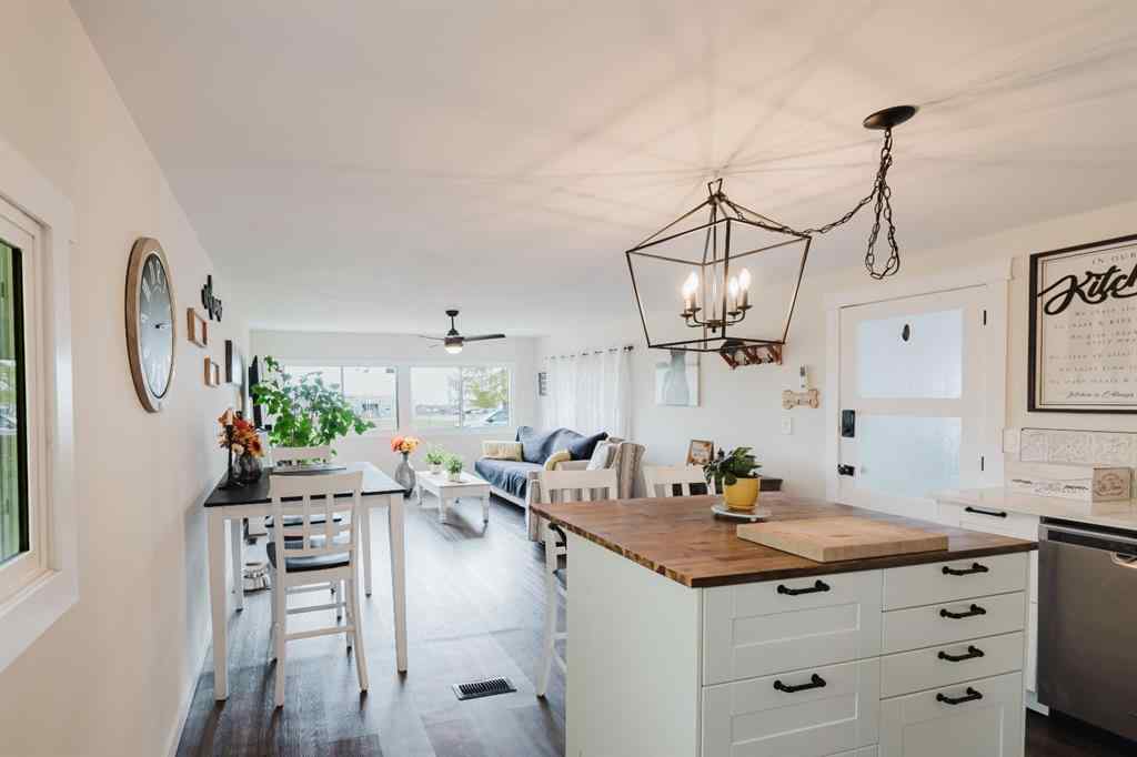 MLS® A2260567 - 9812 99 Street  in NONE Wembley, Residential