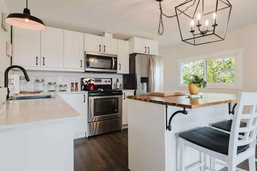 MLS® A2260567 - 9812 99 Street  in NONE Wembley, Residential