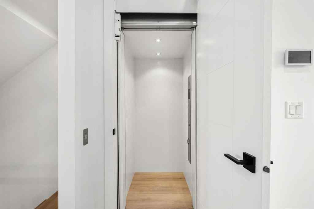 MLS® A2260575 - 16 Greenwich Heath NW in Greenwood/Greenbriar Calgary, Residential