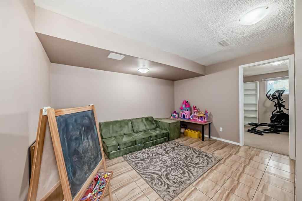 MLS® A2260578 - 8432 Berkley Road NW in Beddington Heights Calgary, Residential