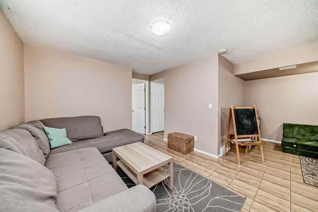 MLS® A2260578 - 8432 Berkley Road NW in Beddington Heights Calgary, Residential