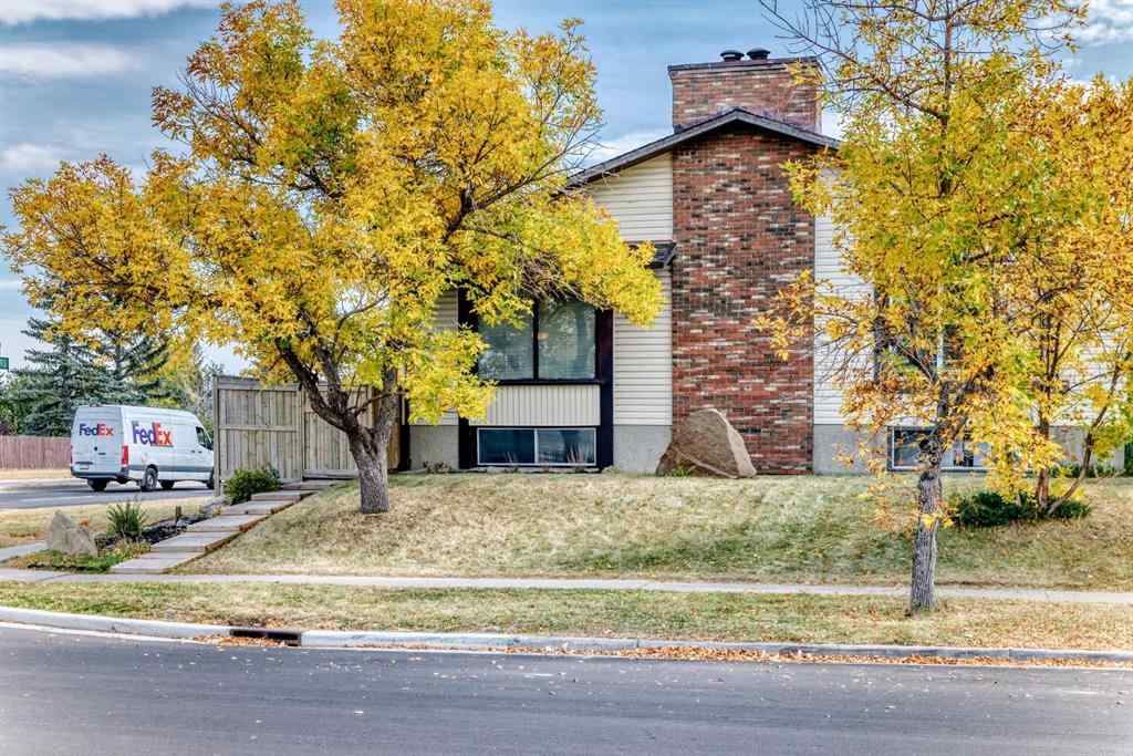 MLS® A2260578 - 8432 Berkley Road NW in Beddington Heights Calgary, Residential