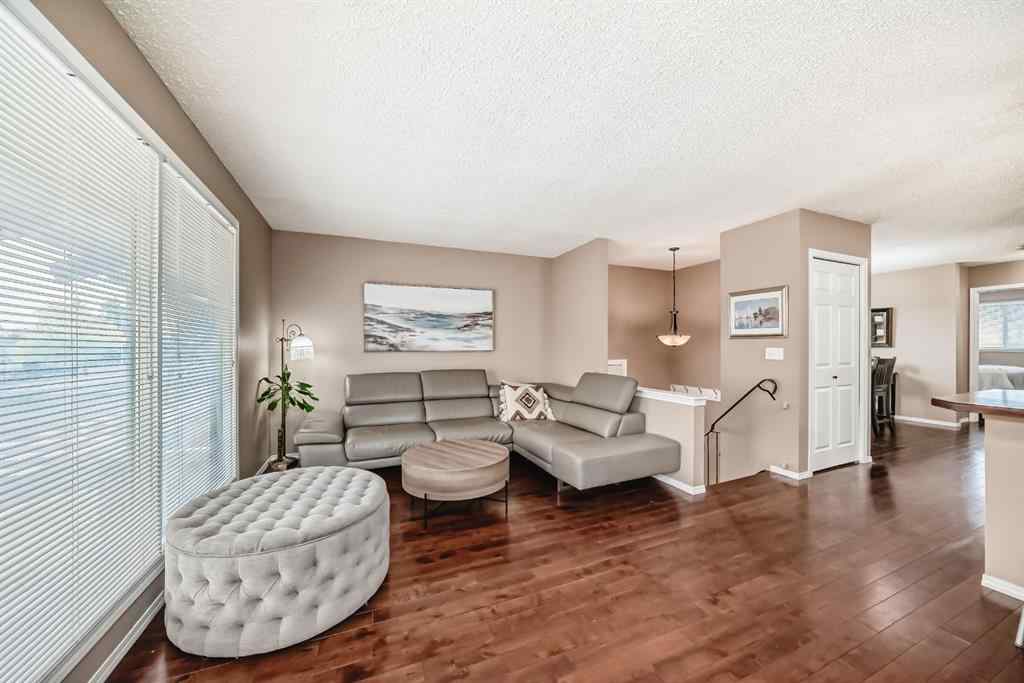 MLS® A2260578 - 8432 Berkley Road NW in Beddington Heights Calgary, Residential