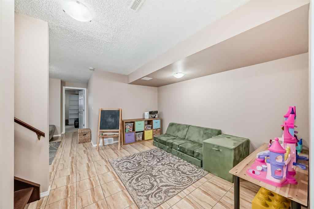 MLS® A2260578 - 8432 Berkley Road NW in Beddington Heights Calgary, Residential