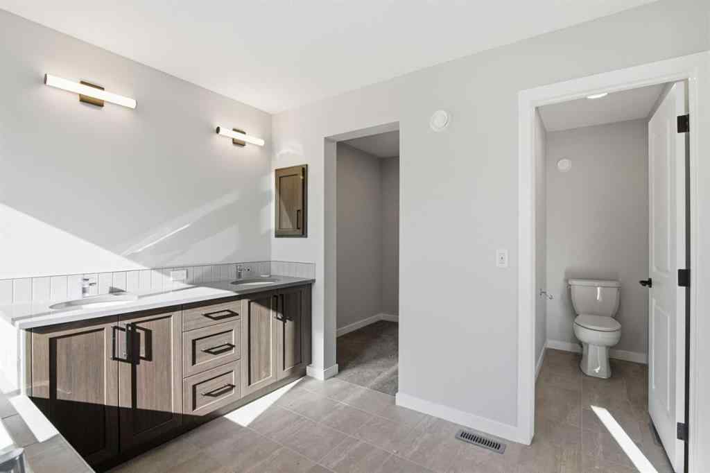 MLS® A2260584 - 119 Chinook Winds Manor SW in Chinook Gate Airdrie, Residential