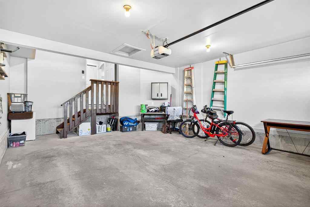 MLS® A2260600 - 1346 Kings Heights Way SE in Kings Heights Airdrie, Residential