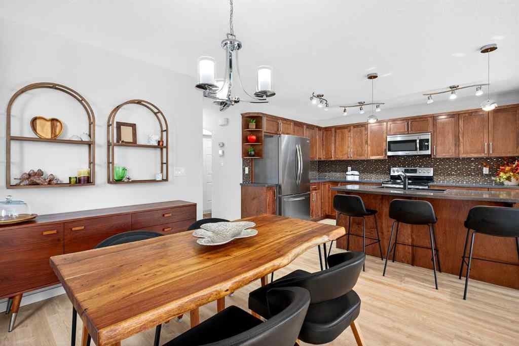 MLS® A2260600 - 1346 Kings Heights Way SE in Kings Heights Airdrie, Residential