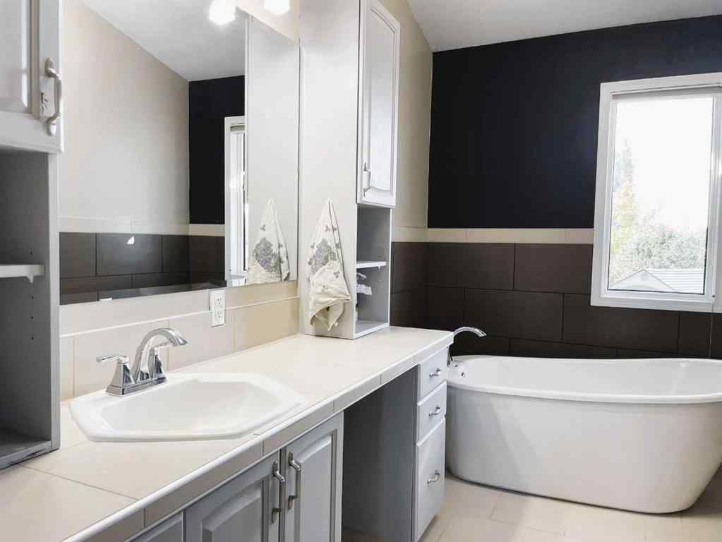 MLS® A2260603 - 11120 114 Street  in NONE Fairview, Residential