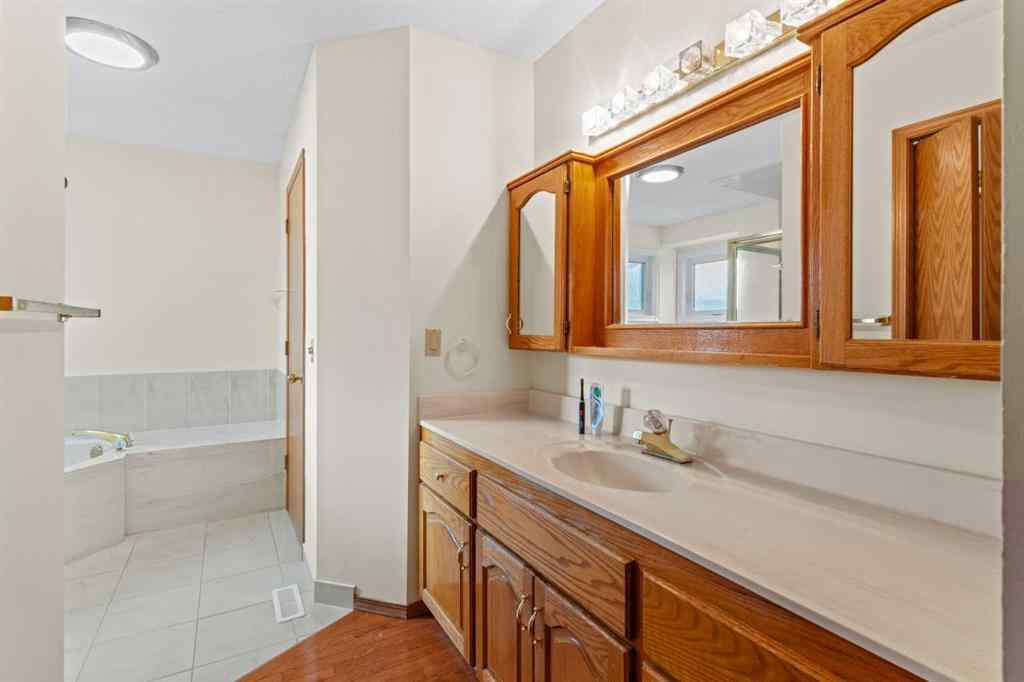 MLS® A2260607 - 1024 Santana Road NW in Sandstone Valley Calgary, Residential