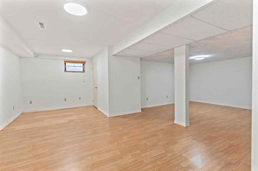 MLS® A2260607 - 1024 Santana Road NW in Sandstone Valley Calgary, Residential