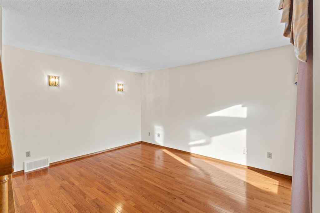 MLS® A2260607 - 1024 Santana Road NW in Sandstone Valley Calgary, Residential