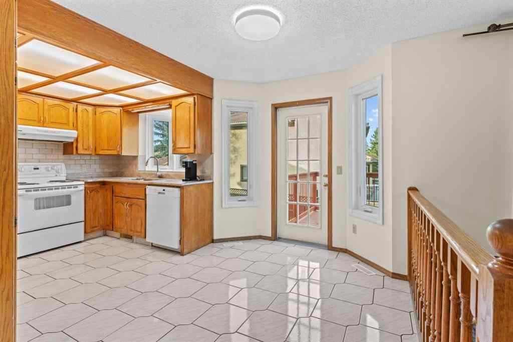 MLS® A2260607 - 1024 Santana Road NW in Sandstone Valley Calgary, Residential