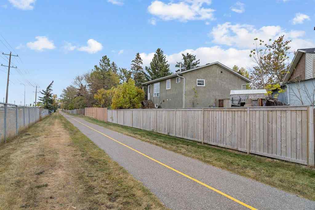 MLS® A2260622 - 305 Whitehill Place NE in Whitehorn Calgary, Residential