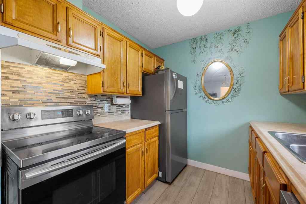 MLS® A2260622 - 305 Whitehill Place NE in Whitehorn Calgary, Residential
