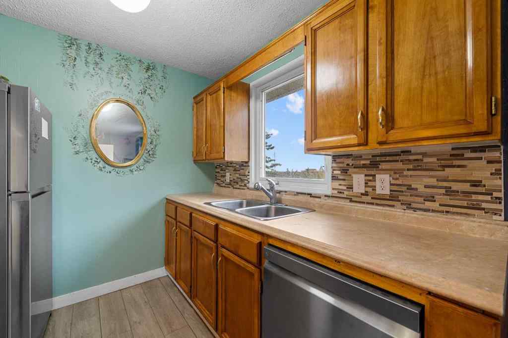 MLS® A2260622 - 305 Whitehill Place NE in Whitehorn Calgary, Residential