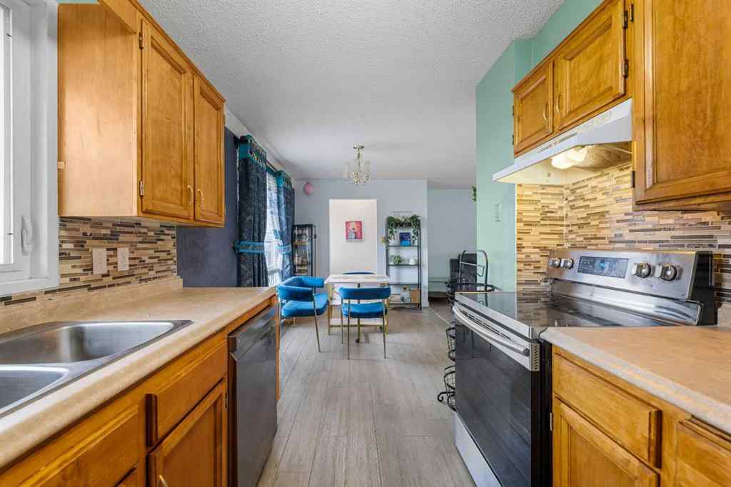 MLS® A2260622 - 305 Whitehill Place NE in Whitehorn Calgary, Residential
