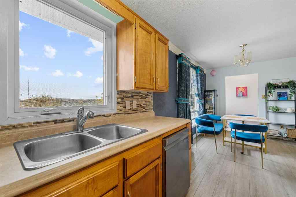 MLS® A2260622 - 305 Whitehill Place NE in Whitehorn Calgary, Residential