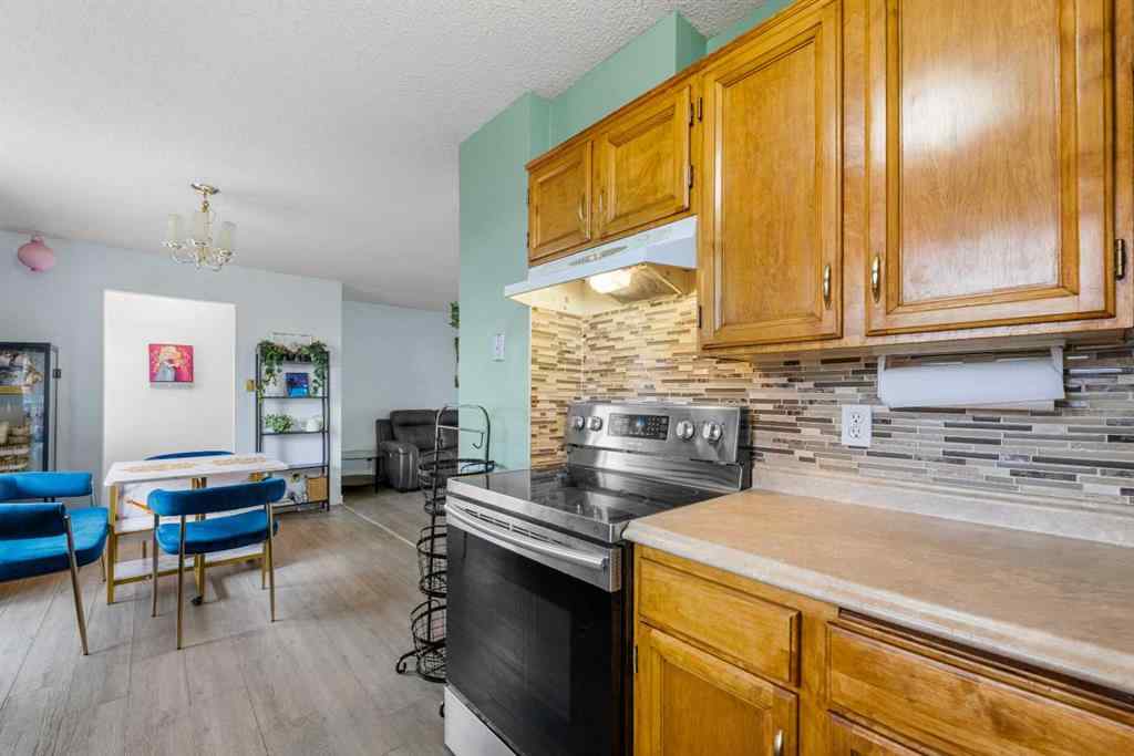 MLS® A2260622 - 305 Whitehill Place NE in Whitehorn Calgary, Residential