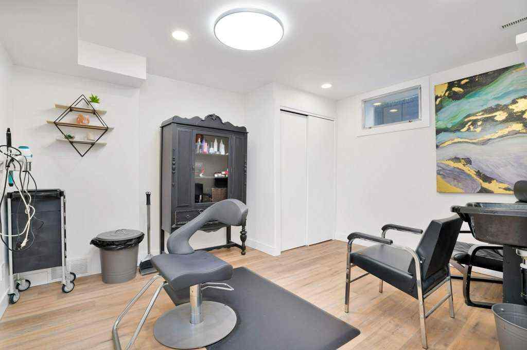 MLS® A2260630 - 4134 47 Street  in Grandview Red Deer, Residential