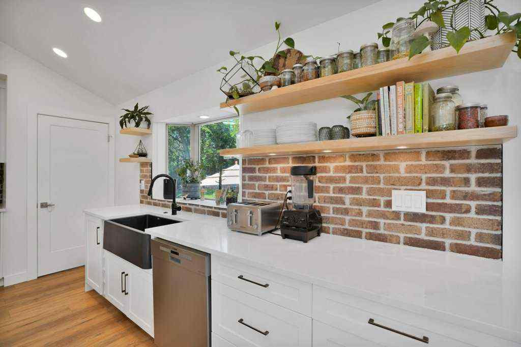 MLS® A2260630 - 4134 47 Street  in Grandview Red Deer, Residential