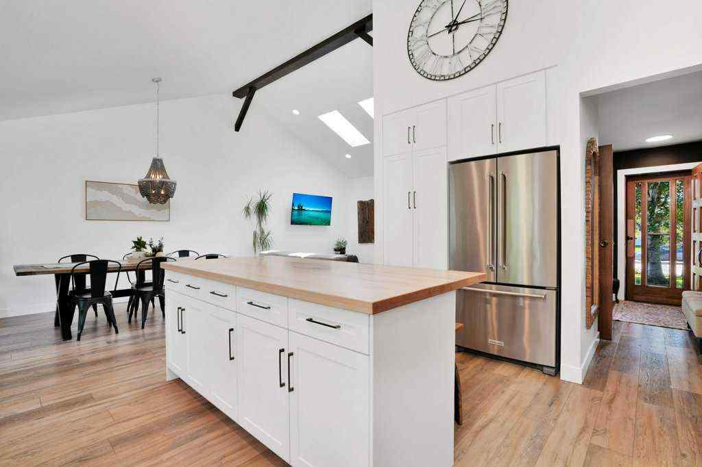 MLS® A2260630 - 4134 47 Street  in Grandview Red Deer, Residential