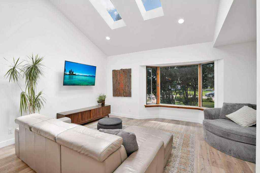 MLS® A2260630 - 4134 47 Street  in Grandview Red Deer, Residential