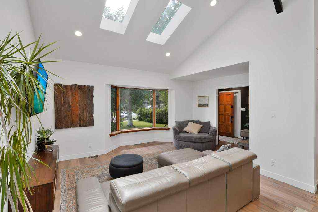 MLS® A2260630 - 4134 47 Street  in Grandview Red Deer, Residential