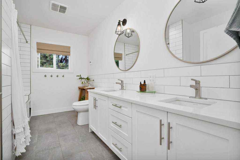 MLS® A2260630 - 4134 47 Street  in Grandview Red Deer, Residential