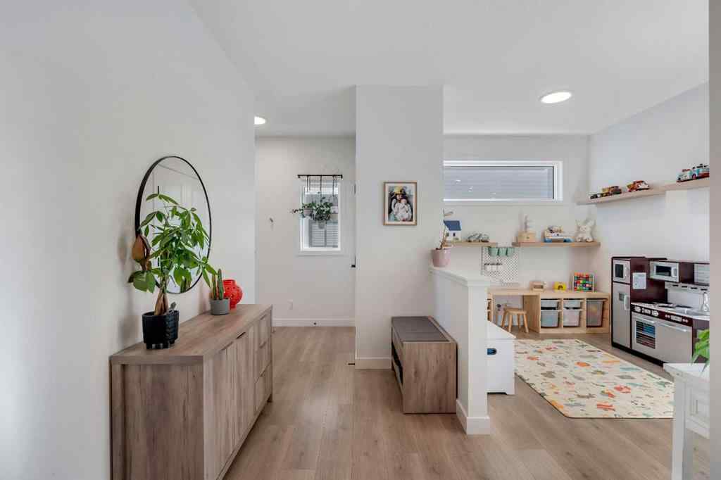 MLS® A2260631 - 20 Edith Crescent NW in Glacier Ridge Calgary, Residential