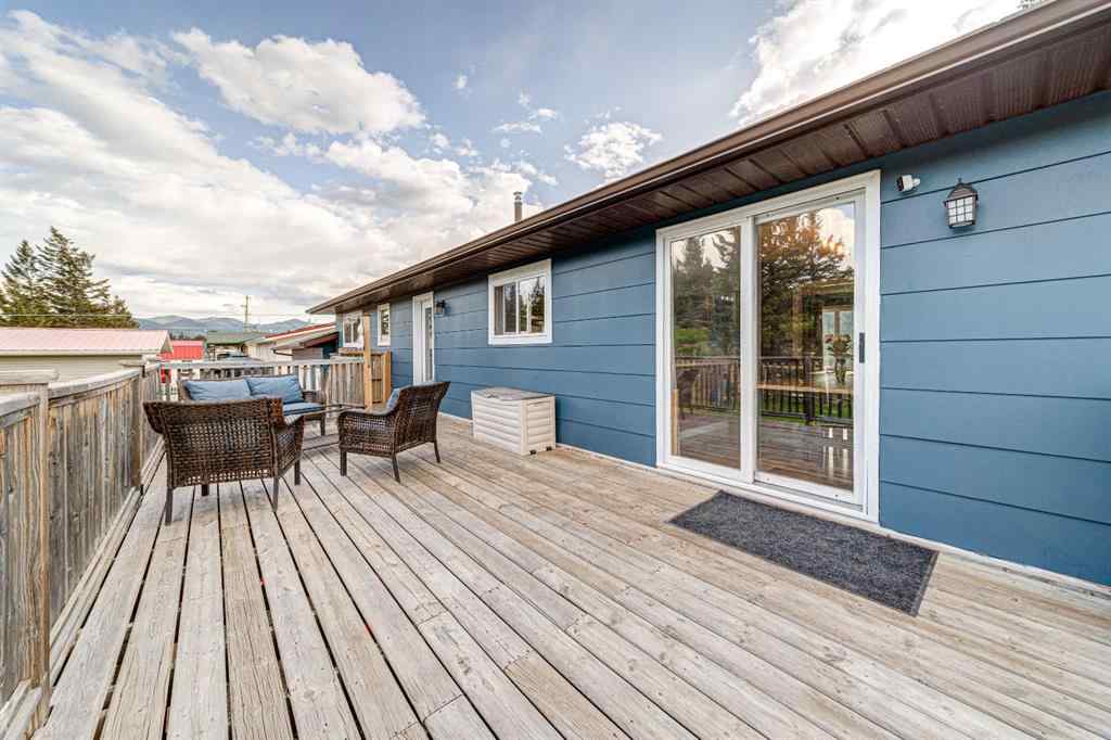 MLS® A2260633 - 21009 21 Avenue  in NONE Bellevue, Residential