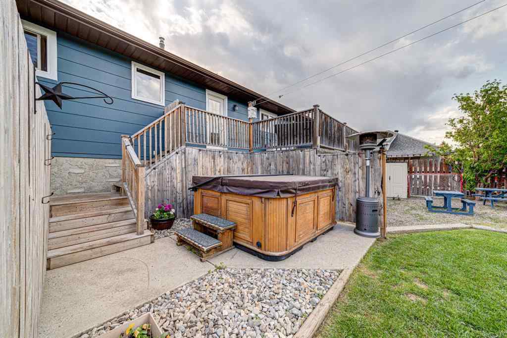 MLS® A2260633 - 21009 21 Avenue  in NONE Bellevue, Residential