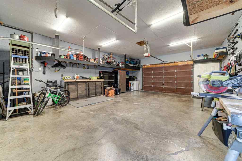 MLS® A2260633 - 21009 21 Avenue  in NONE Bellevue, Residential