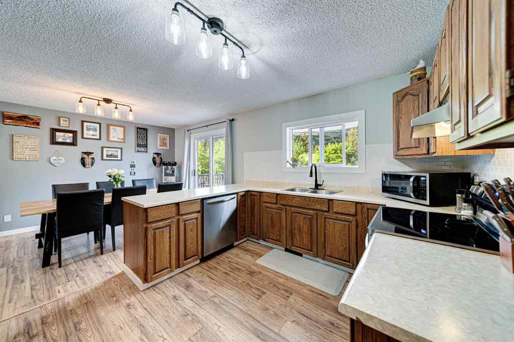 MLS® A2260633 - 21009 21 Avenue  in NONE Bellevue, Residential