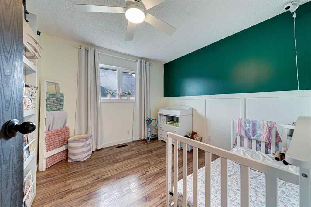 MLS® A2260633 - 21009 21 Avenue  in NONE Bellevue, Residential