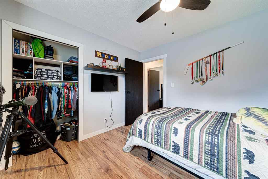 MLS® A2260633 - 21009 21 Avenue  in NONE Bellevue, Residential